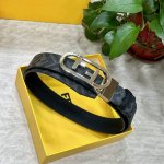 fendi 芬迪 专柜同款 宽35Mm 双环正反用腰带 Ff按钉搭扣 黑色Cuoio Romano皮革材质 反面面料带有烟草黄和棕色Ff图案 针扣金属饰面 时尚