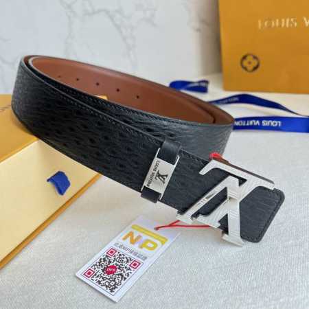 品名： Lv..路易..威登腰带皮带原单 型号：挂扣，经典纯钢材质字母挂扣，头层牛皮，图片实物拍摄 材料：头层牛皮，挂扣系列，纯钢材质扣头，钯镀电镀工艺永不掉色 - 点击图像关闭