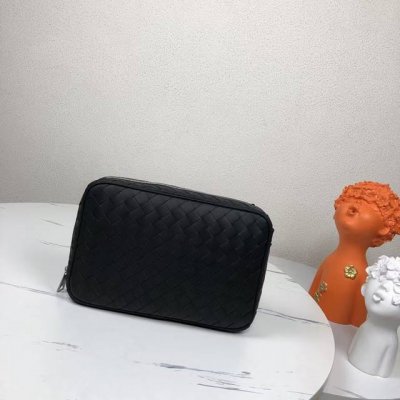 Bv官网最新Bottega 简称Bv宝提嘉：狠货来袭 进口打蜡牛皮，专柜进口五金，独特的设计风格完美至极！让时尚变得无止境 那质感和 那手工无可挑剔，独一无二的