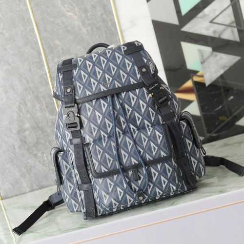 中号Dior Hit The Road双肩背包 海军蓝色Cd Diamond图案帆布和海军蓝色光滑牛皮革 P30,000 编号:1Htba184Cdp_H36B