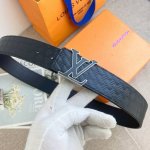 Lv 特种皮腰带系列 ，原厂五金精品不锈钢扣 手感柔软舒适 宽3.8Cm。