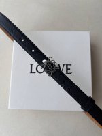 品牌:博柏利 价格 尺寸:带宽20Mm 正品尺寸 五金材质:专柜精品扣 真空电镀 工艺精细 带身材质:天然头层牛皮 质感十足 手感柔软 时尚个性 经典百搭 可自