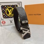 品名：Lv..路易..威登原单 材质：原单牛皮腰带 百分百头层牛皮腰带保证真皮，24K纯钢扣，专柜原单品质、做工精细，时尚大牌，送人自用首选 包装： 请认准如图
