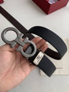 品名：菲拉格慕原单 型号：挂扣，原版经典扣头，实物拍摄，头层牛皮 材料：百分百头层牛皮，保证真皮。24K纯铜扣双面可用专柜同等质量， 双面牙签纹，黑咖，送人自用