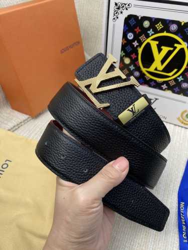 品名：Lv..路易..威登原单 材质：原单牛皮腰带 百分百头层牛皮腰带保证真皮，24K纯钢扣，专柜原单品质、做工精细，时尚大牌，送人自用首选 包