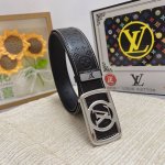 品名：Lv..路易..威登原单 材质：原单牛皮腰带 百分百头层牛皮腰带保证真皮，24K纯钢扣，专柜原单品质、做工精细，时尚大牌，送人自用首选 包装： 请认准如图