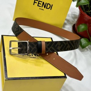 特 Fendi芬迪专柜同款 宽35Mm 双环正反用腰带 Ff按钉搭扣 棕色Cuoio Romano皮革材质 反面面料带有烟草黄和棕色Ff图案 针扣金属饰面 时尚