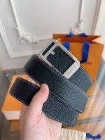 特 路易威登 原单货品，宽度3.8Cm 双面头层Togo荔枝纹，柔软皮料。 双面可用，精细做工，品质好货。 扣头：不锈钢扣 金色 银色 码数：100-125Cm