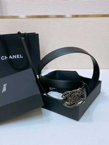 Chanel 24C 树脂黑 与 白 水钻金色金属 Logo搭扣 黄铜金属进口胎牛皮带身 手感柔软 细腻 3.0Cm