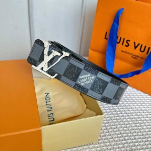 原版包裝 DDD L0Uis Vuitt0N 今季新品 男士原單腰帶 寬度40毫米 雙面進口頭層小牛皮絲印圖案Logo設計 搭配最新双色五金 可雙面佩戴 適合沈