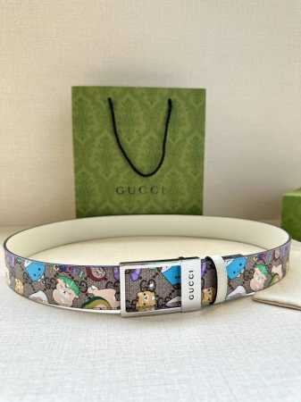 特 宽度3.8Cm Gucci Gg Marmont系列每一季都会推陈出新，为灵感源于70年代的标志性Gg配件注入宠物现代精髓。这款Gg Supreme帆布腰带 - 点击图像关闭