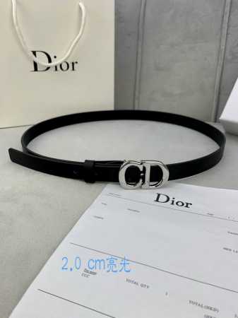 宽度2.0Cm Dior 迪奧 爆款平面無線帶身 Saddle进口小牛皮带身 金属“Cd”标志 採用進口雙面頭層牛皮 - 点击图像关闭