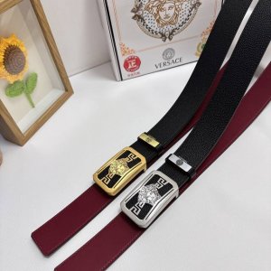 品名：Versace.范思哲 材质：原单牛皮腰带 百分百头层牛皮腰带保证真皮，24K纯钢扣，专柜原单品质、做工精细，时尚大牌，送人自用首选 包装： 请认准如图专
