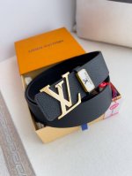 品名： Lv..路易..威登腰带皮带原单 型号：挂扣，经典纯钢材质挂扣，头层牛皮，图片实物拍摄 材料：头层牛皮，挂扣系列，纯钢材质扣头，钯镀电镀工艺永不掉色。原
