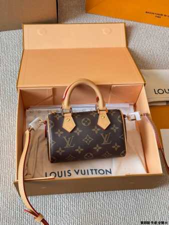 复刻版 牛皮 全钢 Lv Nano Speedy 16 枕头包 Lv 新款系列 枕头包 手袋,全网首发 Lv Speedy Nano 枕头包这款Retiro 手 - 点击图像关闭