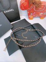 香家女士腰链 DDD 腰链可以说是时髦精的必备单品，黑金配色经典耐看，复古感拉满、提升整体穿搭气质，基础款，简约气质，进阶款精致大气，淡妆农抹总相宜。 DDD