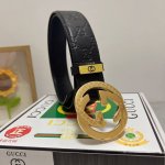 品名：古奇.Gu...Ci 原单 材质：原单牛皮腰带 专柜原单品质、做工精细，时尚大牌，送人自用首选 包装： 请认准如图专柜包装赠送打孔器手提袋专柜礼盒宽度3.