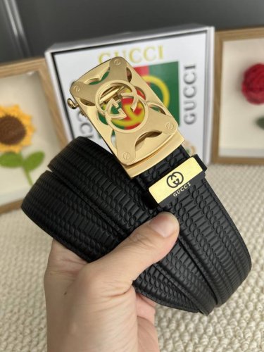 品名：古奇.Gu...Ci 自动带 材质：原单牛皮腰带 专柜原单品质、做工精细，时尚大牌，送人自用首选 包装： 请认准如图专柜包装赠送打孔器手提袋专柜礼盒宽度3