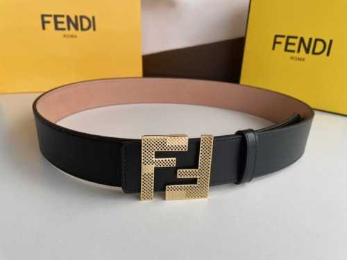 潮流达人推荐 -Fendi芬迪男士Ff镂空金属扣头层牛皮双面用腰带，时尚潮流必入单品4.0Cm