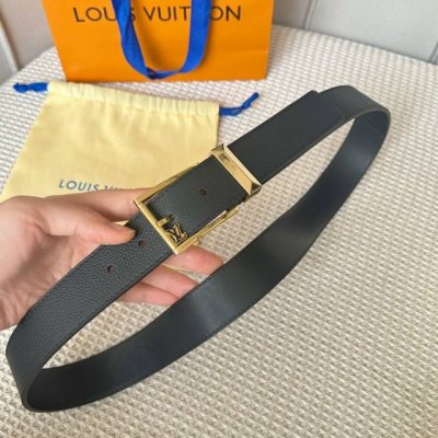 特 片裝1 寬度：35Mm 驢家Ss春夏新品腰帶系列 寬度3.5Cm 意大利原廠皮料 搭配精緻菱形介子 針扣設計五金 全方位精打細磨 精密度厚金電鍍 效果很贊的