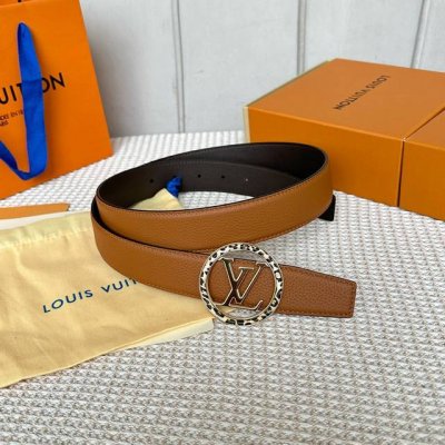特P180 寬度：35Mm Lv S-Lock系列 寬度3.5Cm 驢家法國原廠荔枝紋皮料 搭配独特的圆圈字母钢扣 雙面用