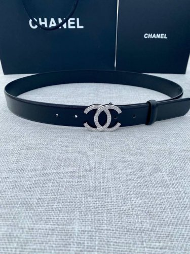 宽度3.0Cm Chanel 香奈儿 原版碰纹牛皮金 银 色镶钻钢扣。
