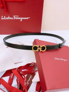 Ferragamo # 经典Gancio皮带 女士光滑小牛皮平纹面，质感十足 独特复古风格 复古链五金搭配 1.5Cm
