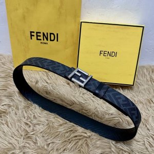 Fendi 芬迪 全套包装 专柜同款 宽4.0Cm 双环正反用腰带 Ff按钉搭扣 黑色Cuoio Romano皮革材质 反面面料带有烟草黄和黑色Ff图案 四方金