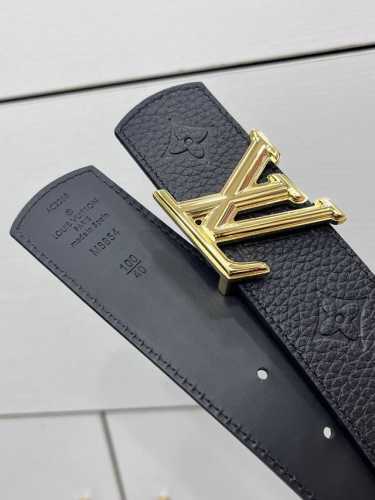 特 Lv.路易威登 全套包装 宽度 40Mm宽度 正品一体铸造五金钢扣 原厂皮料 双面原厂定制进口面料 可送礼自用不错选择