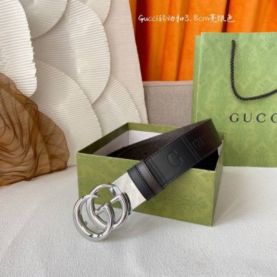 Gucci新款压花腰带，底部为咖色牛皮压小花，搭配专柜精品旋转扣，宽3.8Cm