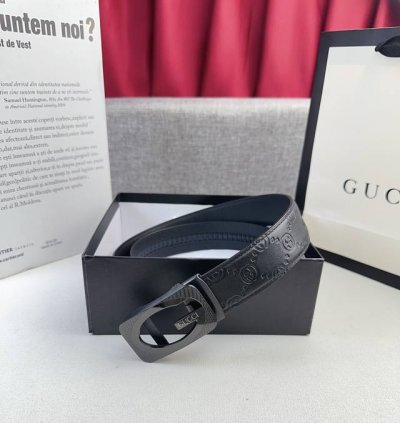 特 P180 品牌： 古驰 新款进口3. 5自动扣头层小牛皮，手感细腻柔软。搭配纯钢自动精品钢扣，男士必备！宽度： 3.5Cm自动钢扣