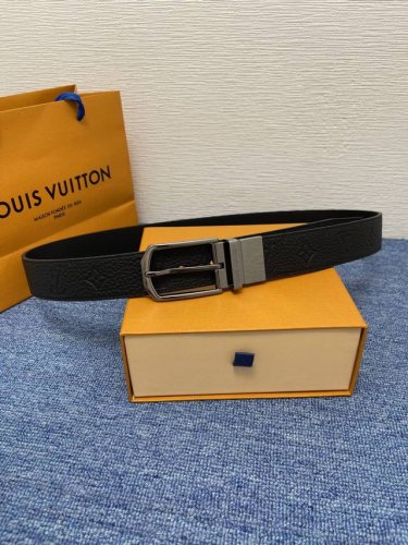 特 Louis Vuitton驴牌 ：经典原单品质，新款荔枝纹原版平纹底，搭配原单精品针扣，精工制作，细节看图，实物拍摄，高端奢华，宽度3.5Cm