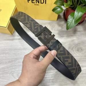 图片包装 Fendi 芬迪 专柜同款 宽4.0Cm 双环正反用腰带 Ff按钉搭扣 黑色Cuoio Romano皮革材质 反面面料带有烟草黄和黑色Ff图案 黑色珐