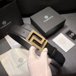 特 范思哲 宽4.0Cm 头层牛皮 新款 皮带，饰有雕刻Logo的Greca搭扣