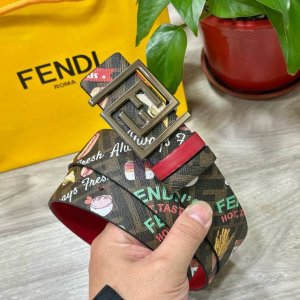 fendi 芬迪 专柜同款 宽4.0Cm 双环正反两面用腰带 Ff按钉搭扣 红色Cuoio Romano皮革材质 反面棕色Ff帆布 饰有拼色Fendilicio