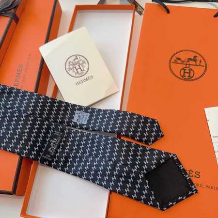特 领带新款出货啦爱马仕男士新款领带系列，让男士可以充分展示自己个性。100%顶级斜纹真丝手工定制 - 点击图像关闭