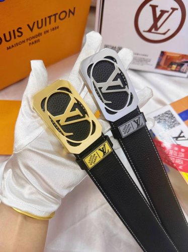 皮带：Lv..路易..威登顶级复刻. 腰带：原单品质百分百头层牛皮，保证真皮。雕花设计.真空电镀.永不掉色.24K纯钢扣头层小牛皮荔枝纹系列双面可用专柜同等质量