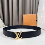 驴牌l。V。 经典永不过时！宽度40Mm上身效果巨好！时髦中带着随性和酷感。不锈钢材质不易氧化