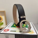 品名：古奇.Gu...Ci 原单 材质：原单牛皮腰带 专柜原单品质、做工精细，时尚大牌，送人自用首选 包装： 请认准如图专柜包装赠送打孔器手提袋专柜礼盒宽度3.