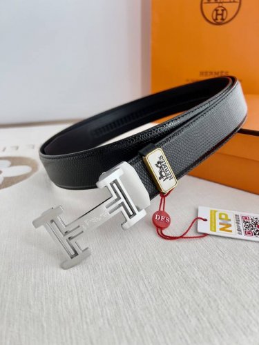 品名：爱马仕.Her..Mes自动扣皮带 腰带 型号：自动扣，纯钢材质经典自动扣，头层牛皮自动带身 腰带：百分百头层牛皮，自动带身，保证真皮。24K纯钢扣永不掉