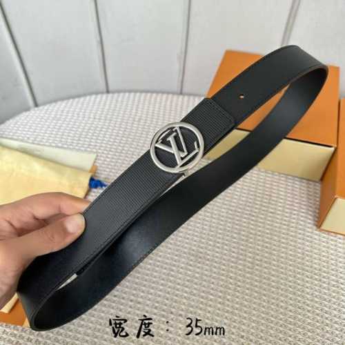 Lv S-Lock系列 宽度3.5Cm 精致的字母搭扣 搭配品牌專用小牛皮压横纹标识 双面用