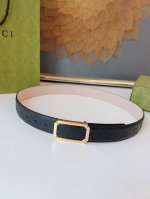 Gu Cci 专柜同步宽3.5Cm 腰带采用热压Gucci Signature皮革精制而成，印花纹理坚实，配以长方形商标带扣。正装休闲两相宜。顶级 原单150