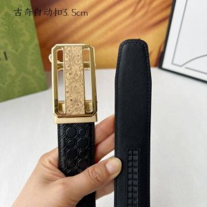 品牌：商务款新款进口3. 5自动扣头层小牛皮，手感细腻柔软。搭配纯钢自动精品钢扣，男士必备！宽度： 3.5Cm自动钢扣