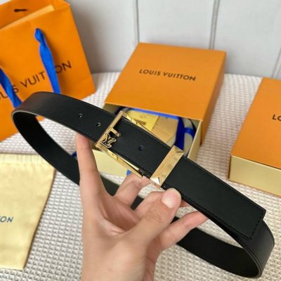 特 片裝1 寬度：35Mm 驢家ss春夏新品腰帶系列 寬度3.5Cm 意大利原廠皮料 搭配精緻菱形介子 針扣設計五金 全方位精打細磨 精密度厚金電鍍 效果很贊的