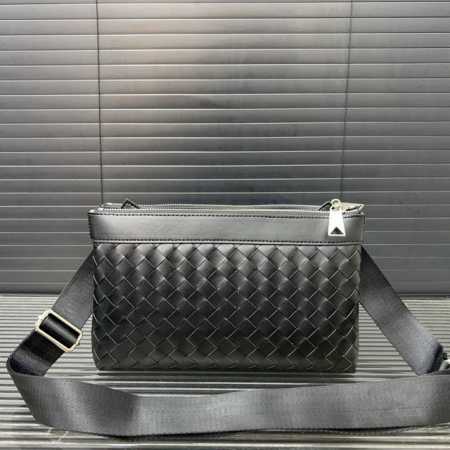Bottega Veneta 葆蝶家 二合一手工编织男士腰包 单肩包 斜挎包 经典百搭 实物拍摄 原厂原版面料 配送防尘袋 25 X 17 Cm。 - 点击图像关闭