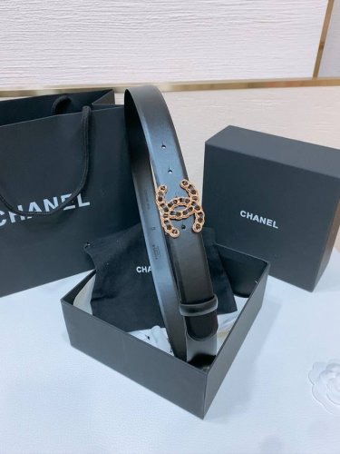Chanel经典双C皮带腰带 新款Logo扣搭配进口羊皮带身，质感满分，简直身春日里的点睛之笔，皮带直径3.0Cm