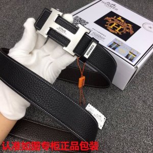 品牌：爱马仕.Hermes 型号：原单！认准专柜正品包装 等级：意大利进口百分百头层牛皮，Hermes.爱马仕，世界著名奢侈品品牌，经典荔枝纹系列，双面荔枝纹，