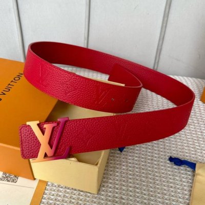 Lv 驢牌ss男士系列特別限量版與pou-Up最新聯名合作款 寬度40毫米 奢華與時尚的全新結合 雙荔枝紋顏色與五金顏色相呼應！成為獨特的亮眼之作！