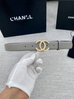宽度3.0Cm Chanel 香奈儿 原版碰纹牛皮金 银 色镶钻钢扣。