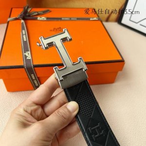 特 品牌： 爱马仕 新款进口小牛皮，手感细腻柔软。搭配纯钢自动精品钢扣，宽度：3.5Cm